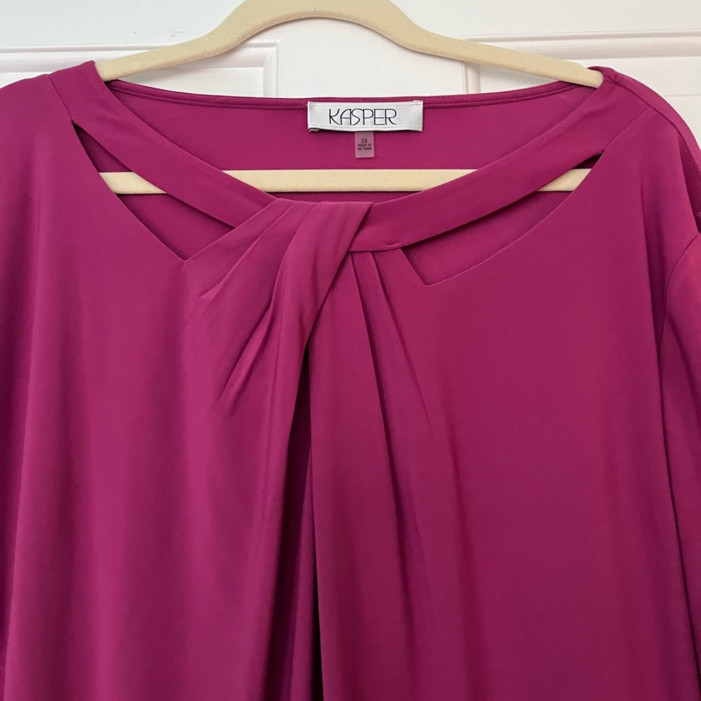 Kasper magenta dress top. Brand new with tags never worn.
